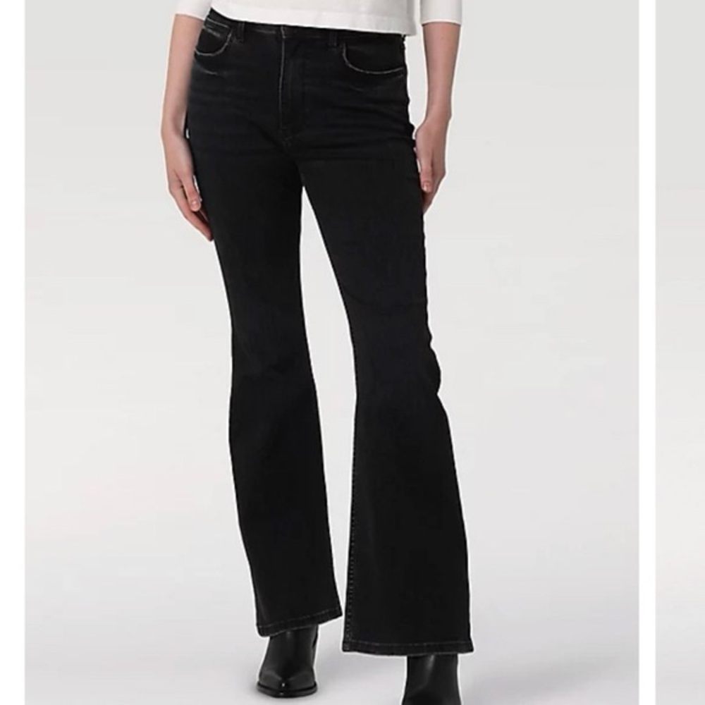 Wrangler High Rise Fierce Flare